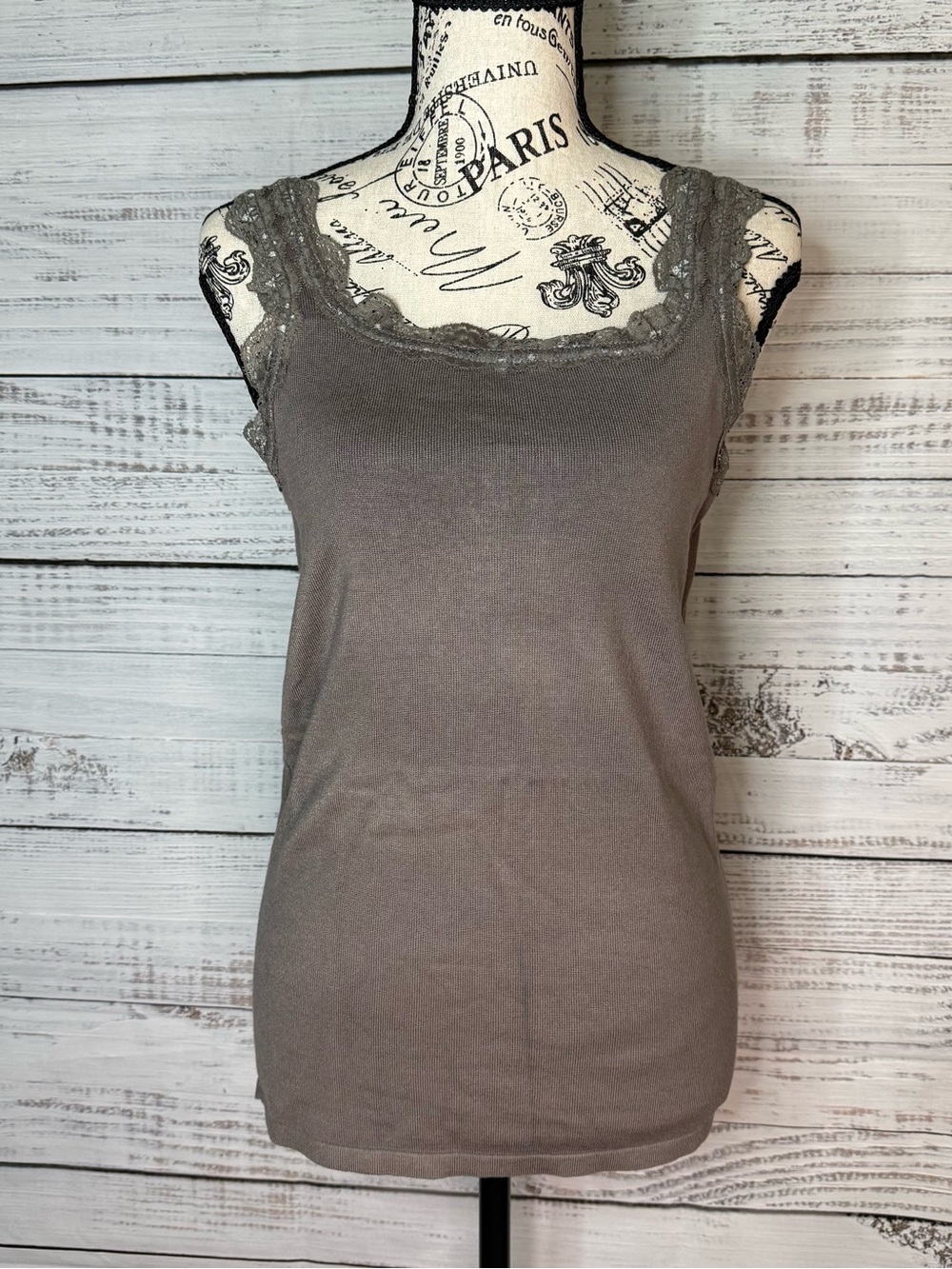 Sweet and simple Lace-Trim Camisole - Dark Taupe size Medium
